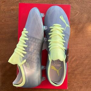 Soccer cleats- NWT- women’s size 7 Puma Ultra 3.4 FG